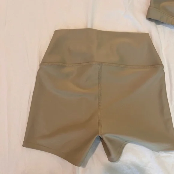 ALO Yoga Bra and Shorts Set in Beige - Picture 5 of 7